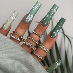 Christmas Green Color Nails